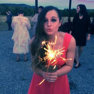 Meet your Posher, Hollee